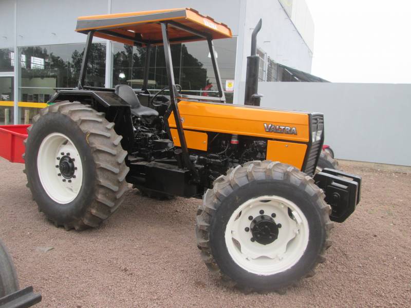 VALTRA 785, 4X4, EMBREAGEM DUPLA, MULTI TORQUE, REVISADO E COM 03 MESES DE GARANTIA, ANO 2006 - "VENDIDO"