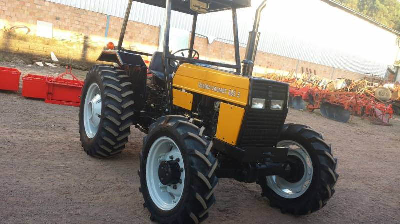 VALTRA 685, 4X4, ANO 2004, 03 MESES DE GARANTIA "VENDIDO"