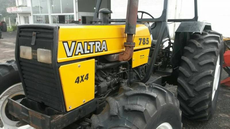 VALTRA 785, 4X4, EMBREAGEM DUPLA, MULTI TORQUE, ÓTIMO DE PNEUS, REVISADO E COM 03 MESES DE GARANTIA, ANO 2006 - "VENDIDO" 