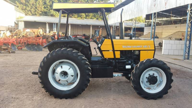 VALTRA 685, 4X4, ANO 2004, 03 MESES DE GARANTIA "VENDIDO"