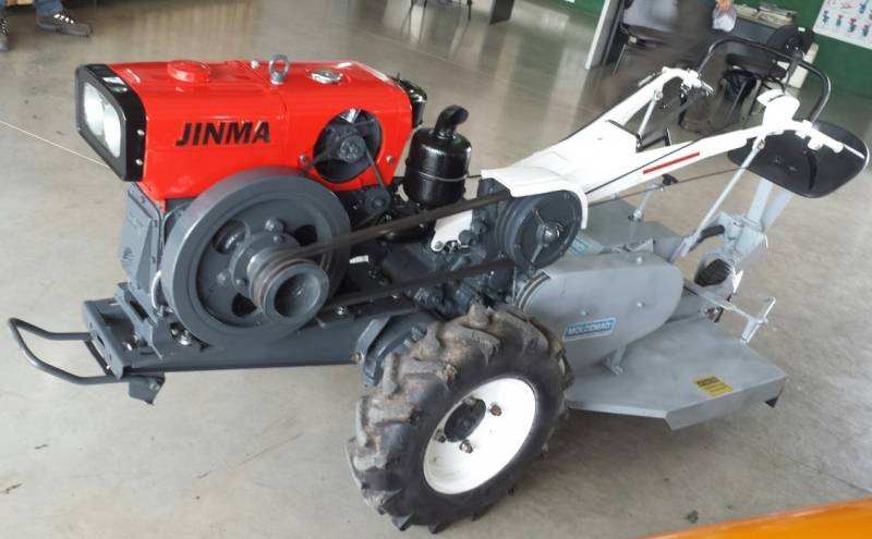 MICRO TRATOR JINMA 15HP  C/APARADOR GRAMA MOLDEMAQ - 03 MESES DE GARANTIA - VENDIDO