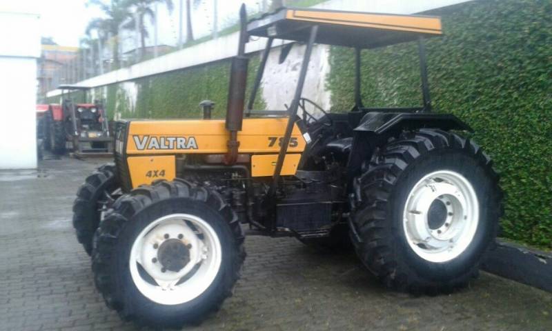 VALTRA 785, 4X4, EMBREAGEM DUPLA, MULTI TORQUE, ÓTIMO DE PNEUS, REVISADO E COM 03 MESES DE GARANTIA, ANO 2006 - "VENDIDO" 