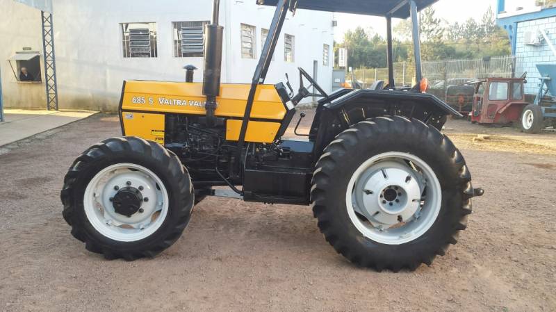 VALTRA 685, 4X4, ANO 2004, 03 MESES DE GARANTIA "VENDIDO"