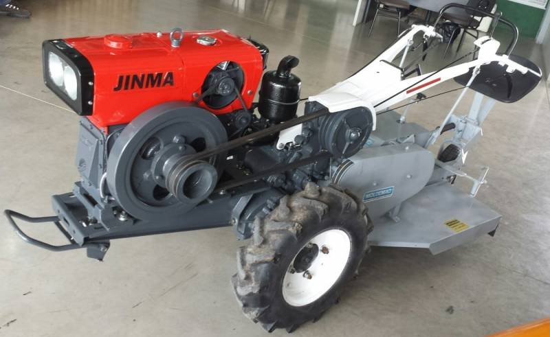 MICRO TRATOR JINMA 15HP  C/APARADOR GRAMA MOLDEMAQ - 03 MESES DE GARANTIA - VENDIDO