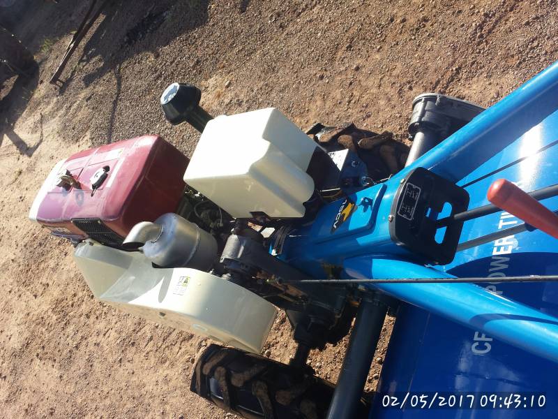 MICRO TRATOR COYOTE 15HP - PARTIDA ELÉTRICA - 2014 - VENDIDO