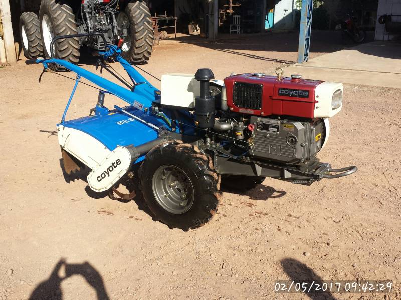 MICRO TRATOR COYOTE 15HP - PARTIDA ELÉTRICA - 2014 - VENDIDO