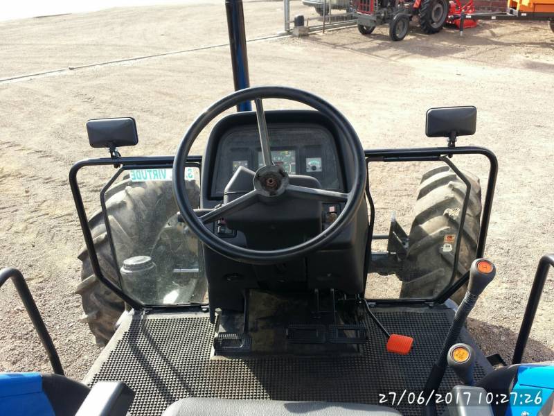 TRATOR NEW HOLLAND TL 65 - 4X4  (DIE 1213) ANO 2002- VENDIDO