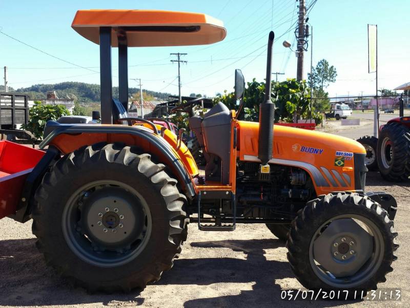 TRATOR BUDNY 5040 - 4X4 ANO 2015 - 180 HORAS - "VENDIDO" 