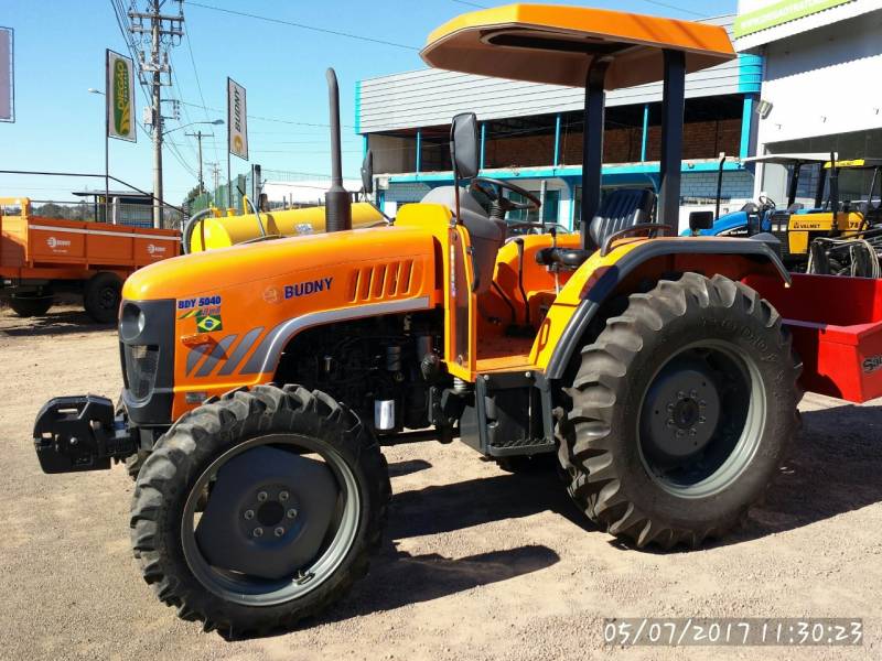 TRATOR BUDNY 5040 - 4X4 ANO 2015 - 180 HORAS - "VENDIDO" 