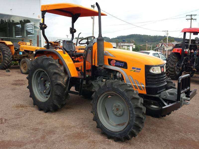 TRATOR BUDNY 5040 - ANO 2012 - 