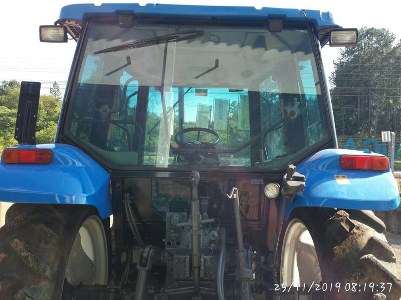 TRATOR NEW HOLLAND TL 70 4X4 - C/AR CONDICIONADO - ANO 2003 - VENDIDO