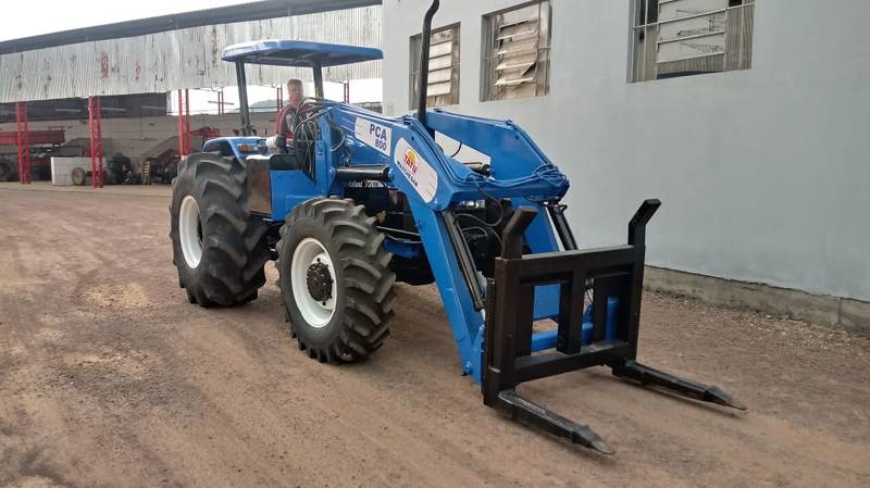 TRATOR NEW HOLLAND - TL 95 - ANO 2011 - C/ GARFO DIANTEIRO TATU - VENDIDO 