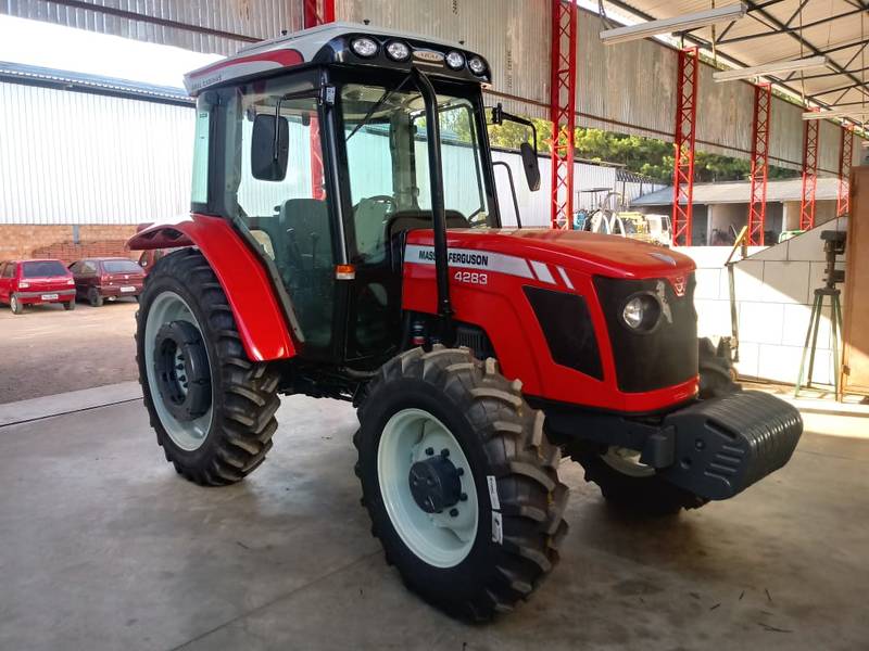 TRATOR MASSEY FERGUSON 4283 - ANO 2010 - C/ AR CONDICIONADO - 4X4 