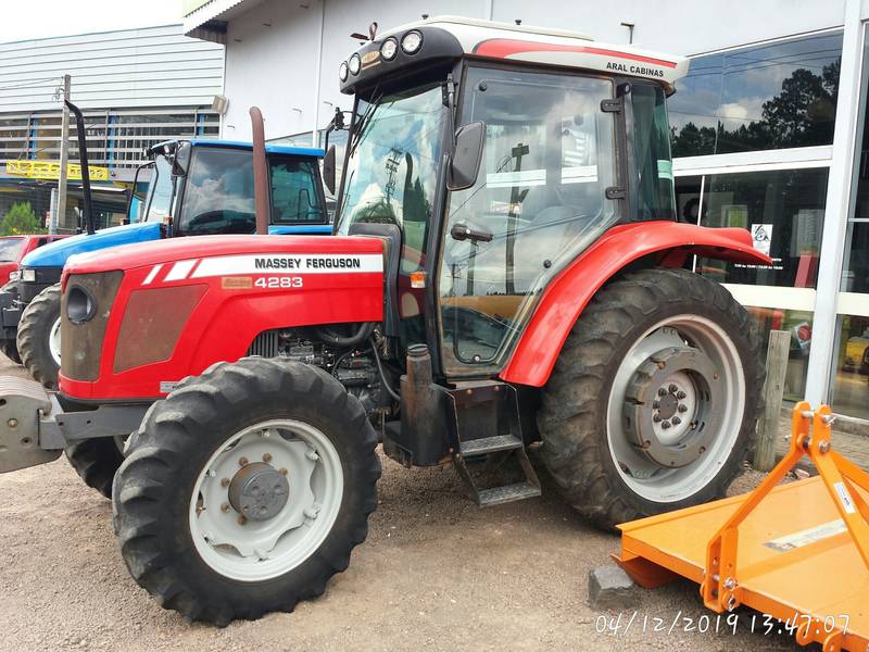 TRATOR MASSEY FERGUSON 4283 - ANO 2010 - C/ AR CONDICIONADO - 4X4 