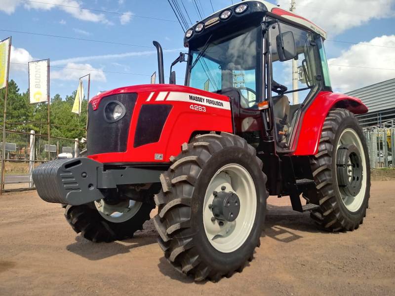 TRATOR MASSEY FERGUSON 4283 - ANO 2010 - C/ AR CONDICIONADO - 4X4 