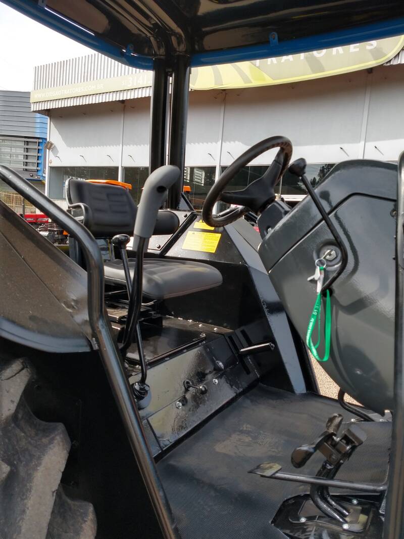 TRATOR VALTRA 700 - (DIE-2108) ANO 2000- 