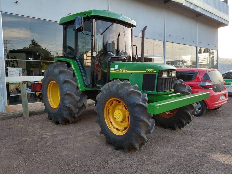 TRATOR JOHN DEERE 5605 , (DIE-2204) 