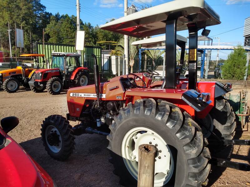 TRATOR MASSEY FERGUSON 250XE - ANO 2007- 4X4-VENDIDO 