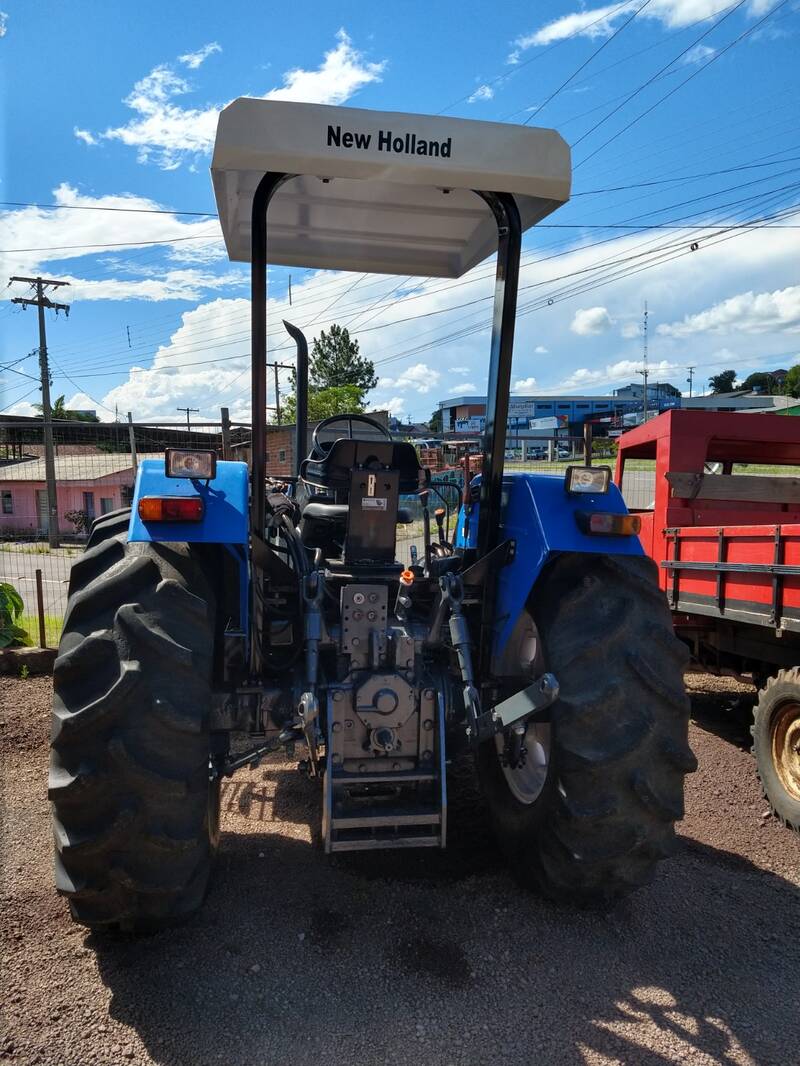 TRATOR NEW HOLLAND - TL 90 - DIE 2062 - ANO 2001 - VENDIDO