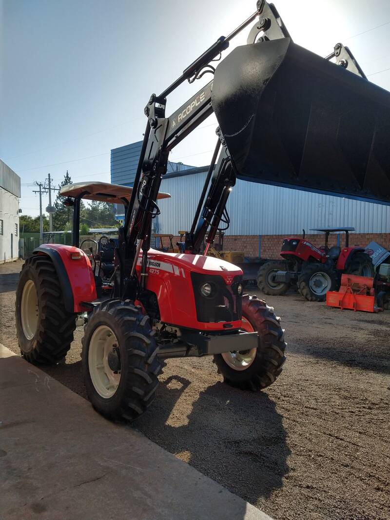 TRATOR MASSEY FERGUSON 4275 - DIE 2143 - ANO 2010 - 4X4 -VENDIDO