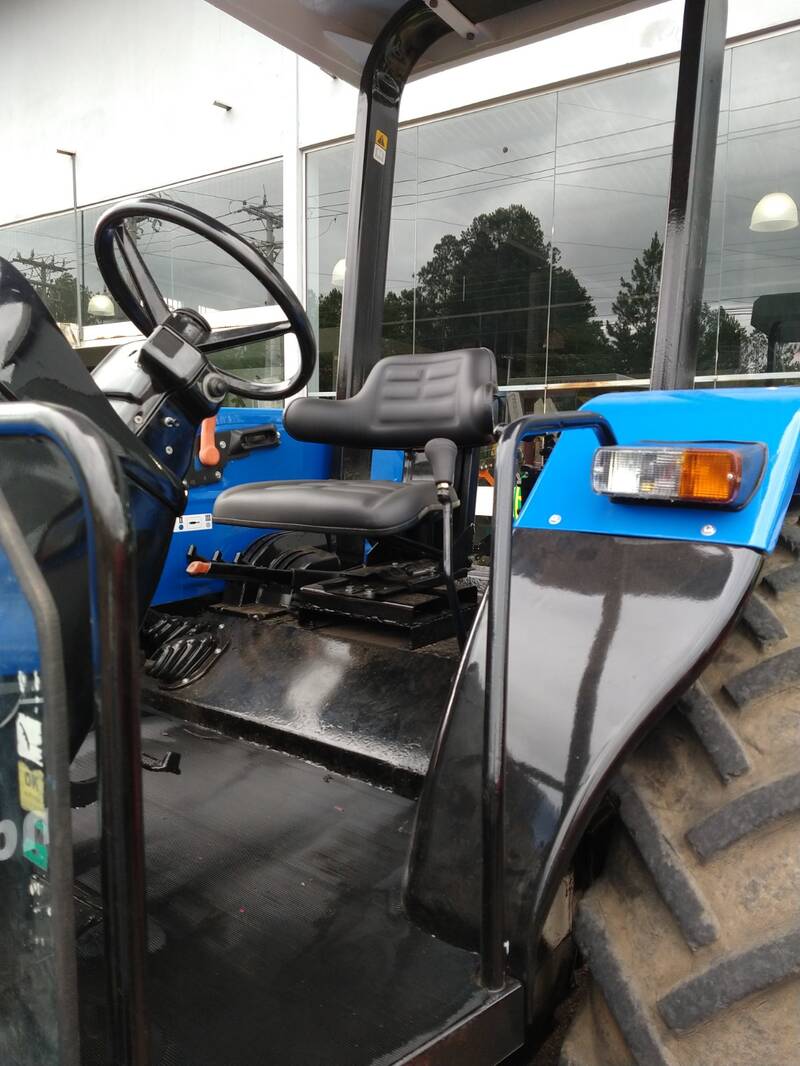 TRATOR NEW HOLLAND - TL 90 - DIE 2062 - ANO 2001 - VENDIDO