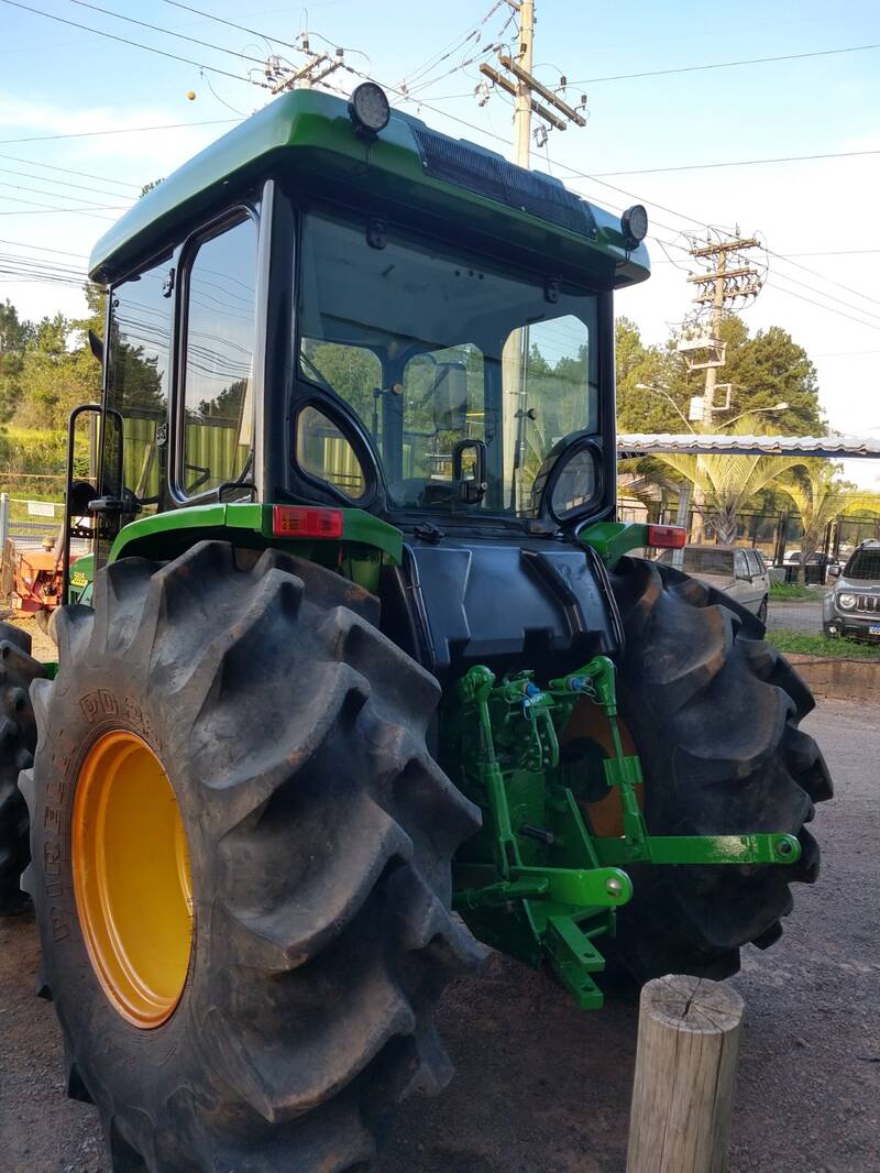 TRATOR JOHN DEERE 5605 , (DIE-2204) 