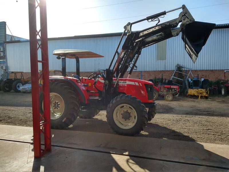 TRATOR MASSEY FERGUSON 4275 - DIE 2143 - ANO 2010 - 4X4 -VENDIDO