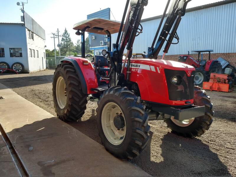 TRATOR MASSEY FERGUSON 4275 - DIE 2143 - ANO 2010 - 4X4 -VENDIDO