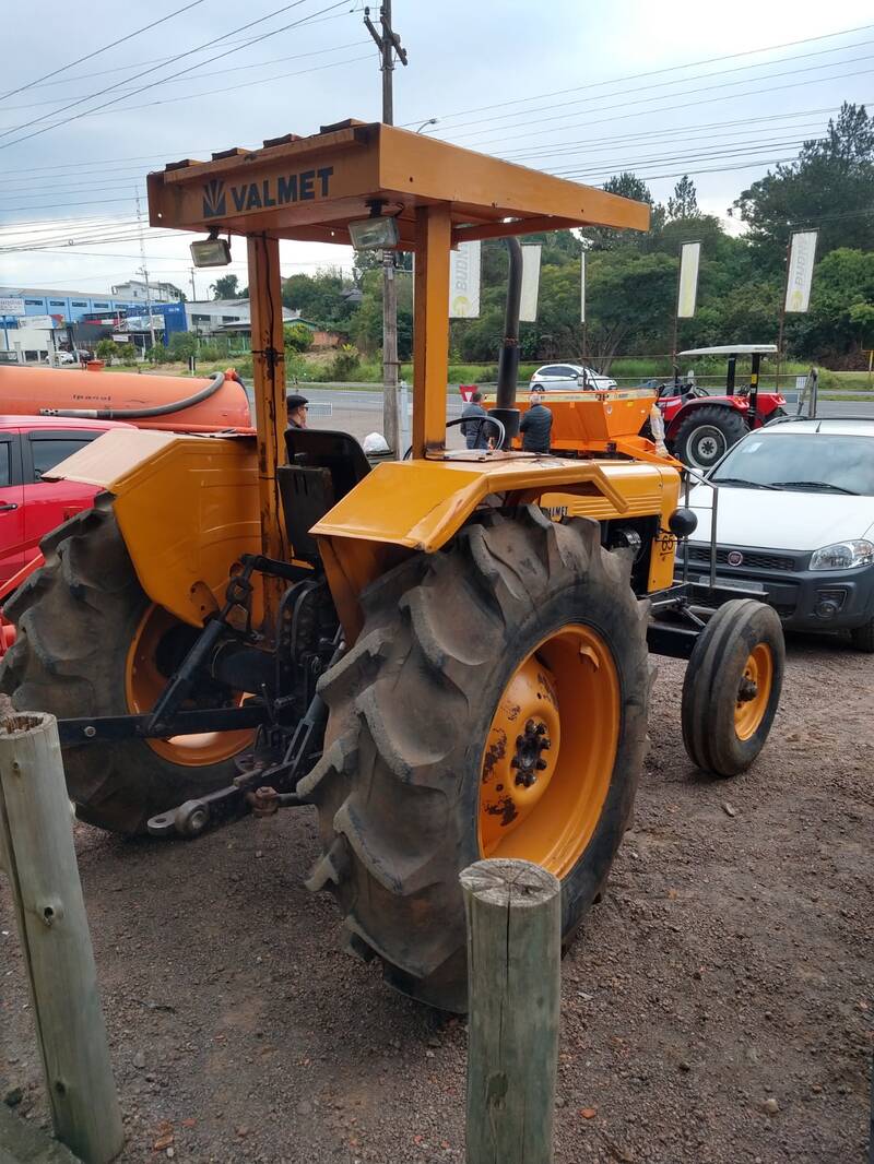 TRATOR VALMET 65 - DIE 2215 - "VENDIDO" 