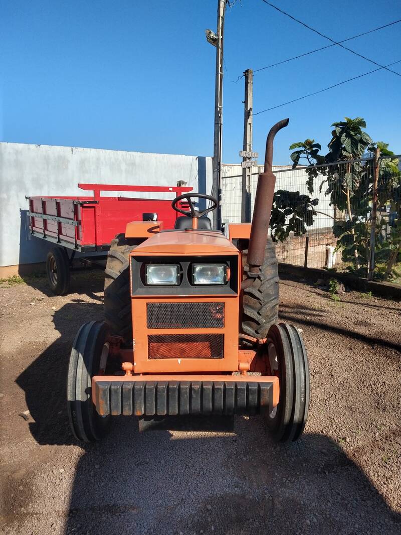 TRATOR AGRALE 4200 (DIE-2244) - VENDIDO