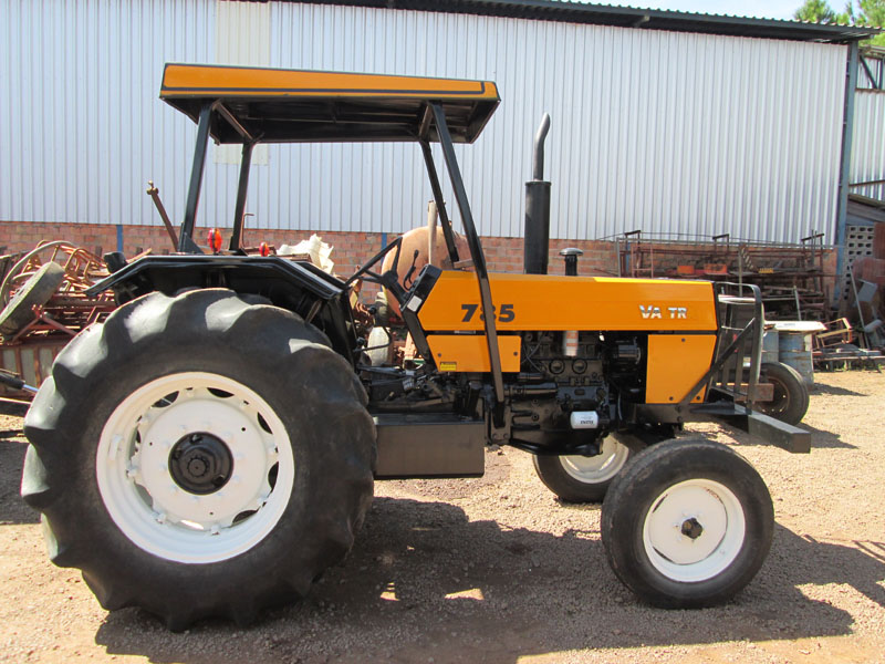 TRATOR VALTRA 785, "VENDIDO" 4X2, ANO 2002, EMBREAGEM DUPLA, COM MULTI TORQUE - VENDIDO