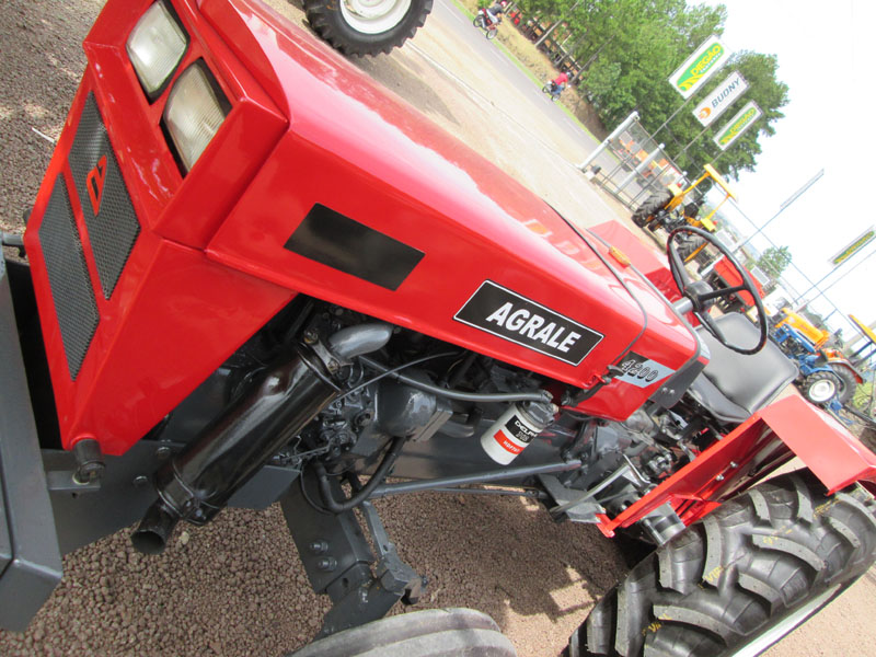 TRATOR AGRALE 4200 - ANO 1989 - COM ROÇADEIRA - "VENDIDO"